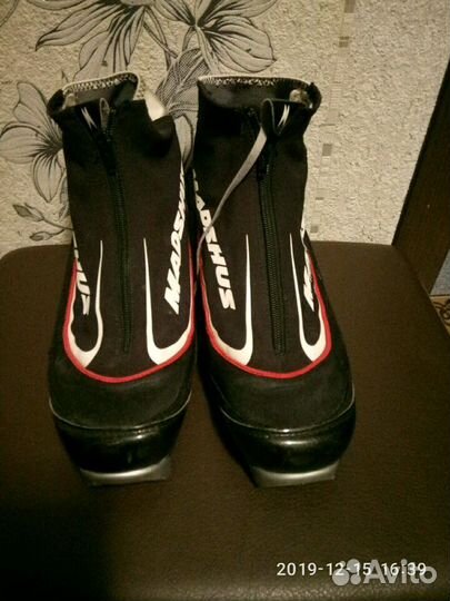 Лыжные ботинки