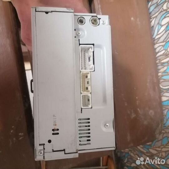 Штатная магнитола Land kruiser