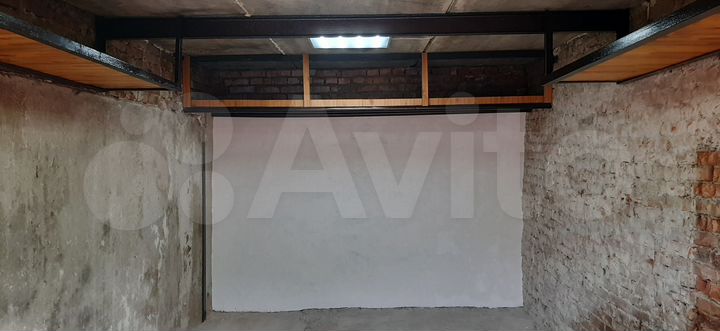 Гараж, > 30 м²