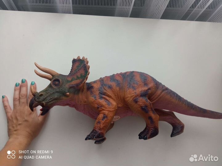 Игрушка динозавр трицератопс большой