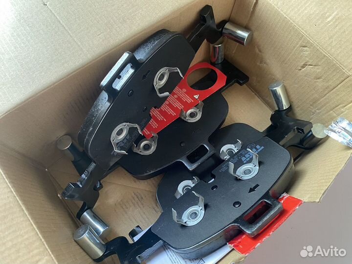 Передние колодки TRW GDB2126