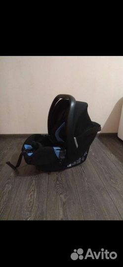 Два кресла Recaro + база от 0 до 4 лет