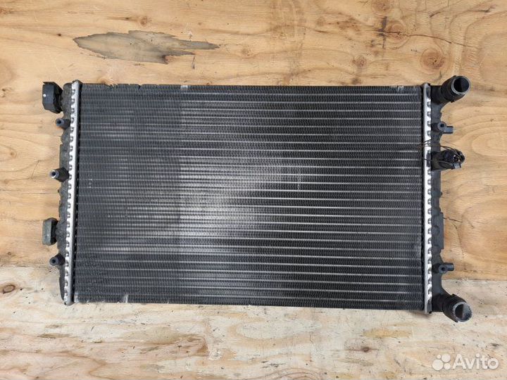 Радиатор двигателя Volkswagen Polo 9N3 BUD 2008