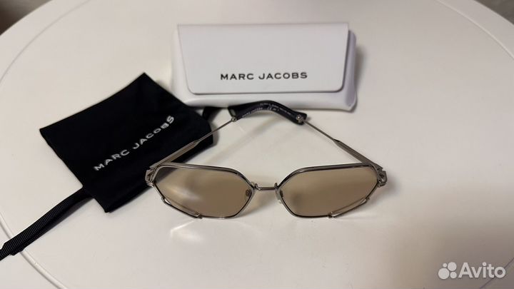 Солнцезащитные очки