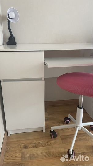 Компьютерный стол,стул и полка