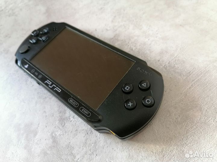 Sony PSP Е1008 8gb Прошита,999игр