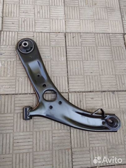 Kia Rio 3 рычаг