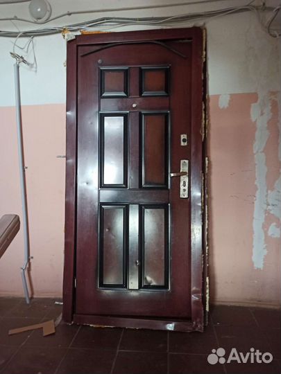 Металлическая дверь бу