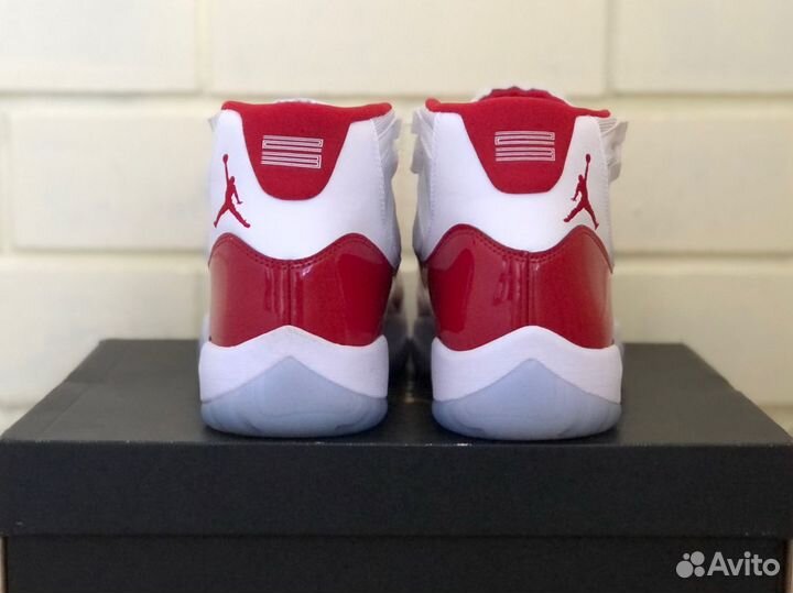 Кроссовки Air Jordan 11 High 'Cherry' Оригинал