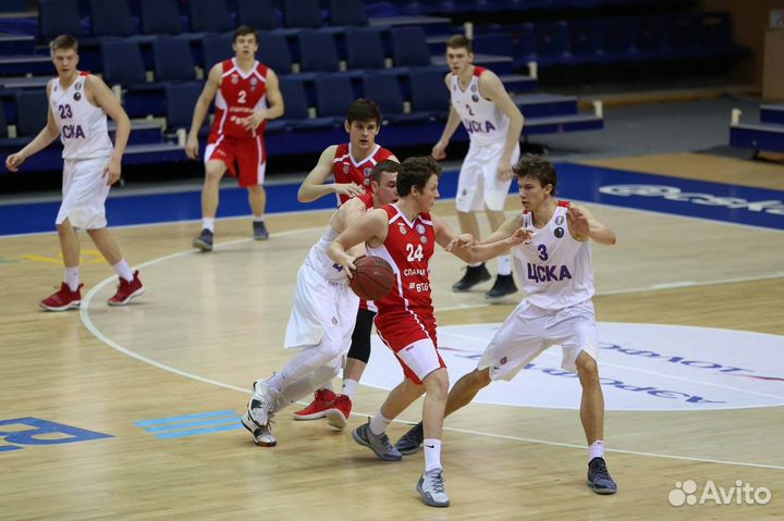 Тренер по баскетболу