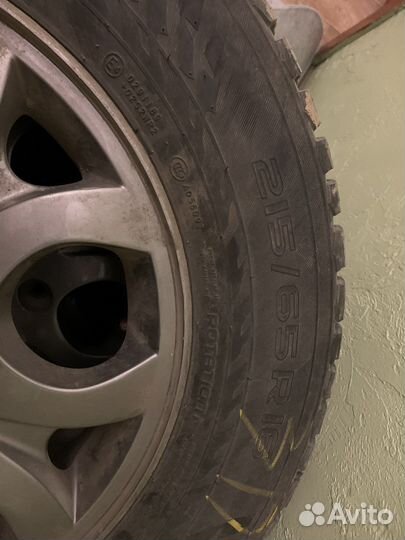 Nokian Tyres Hakkapeliitta 9 SUV 215/65 R16 102P