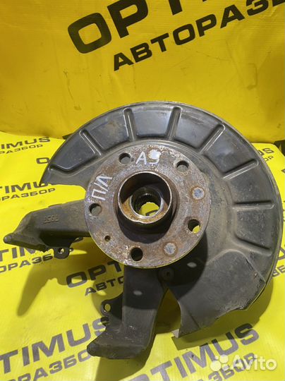 Поворотный кулак левый Skoda Octavia A5