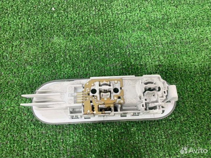 Плафон подсветки салона Renault Logan седан 1.6