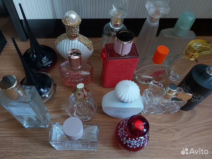 Пустые флаконы от парфюма