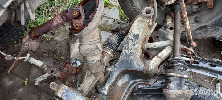 Подрамник Балка подмоторная Toyota Corolla E15 150