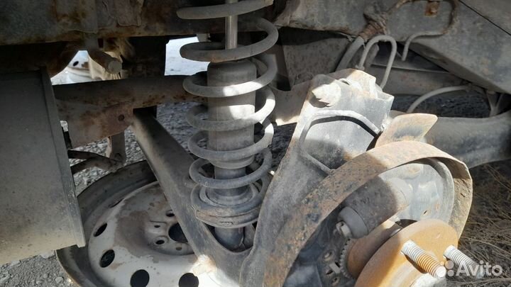 Задняя стойка Mitsubishi Cedia Lancer