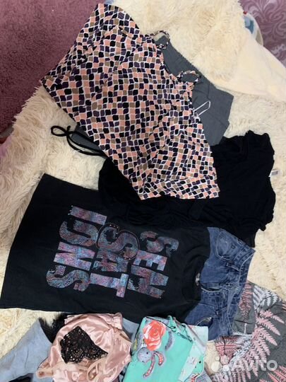 Два пакета женских вещей