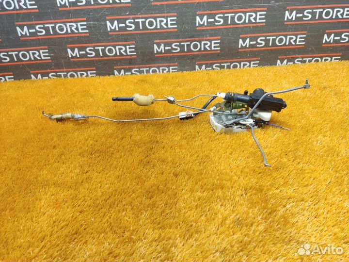 Замок двери передний правый Honda Civic EK2