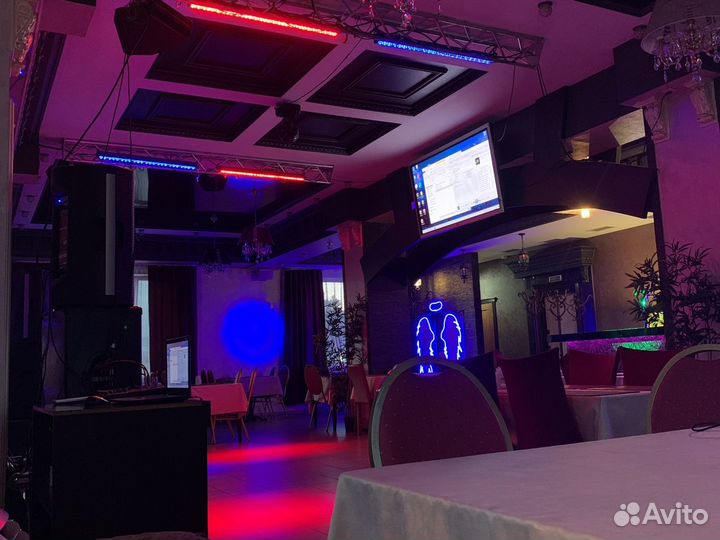 Банкетный зал, ведущие на мероприятие