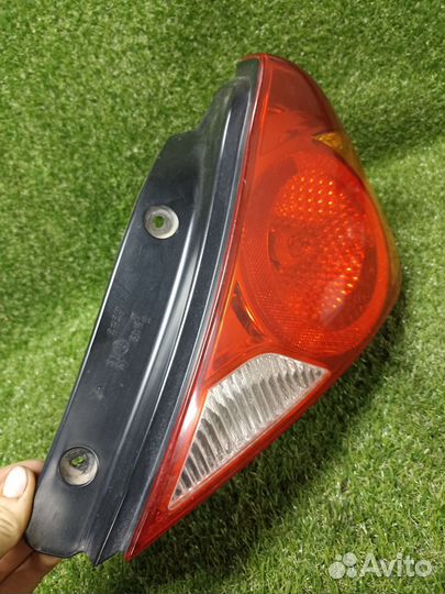 Задний правый фонарь Kia Spectra