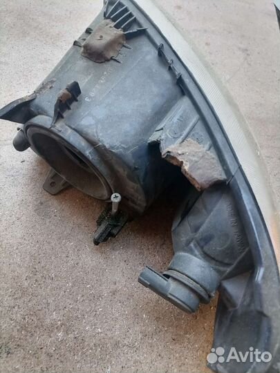 Фара на додж караван передняя правая