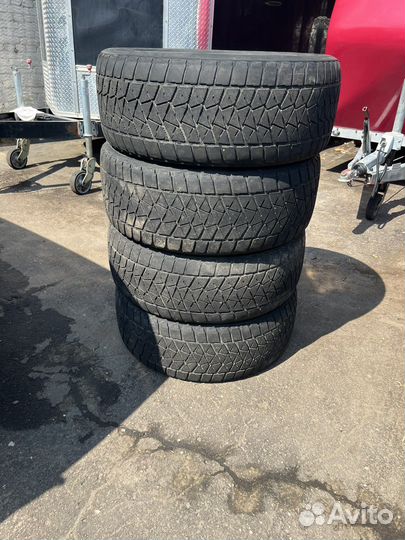 Bridgestone Blizzak DM-V2 285/45 R22 110T