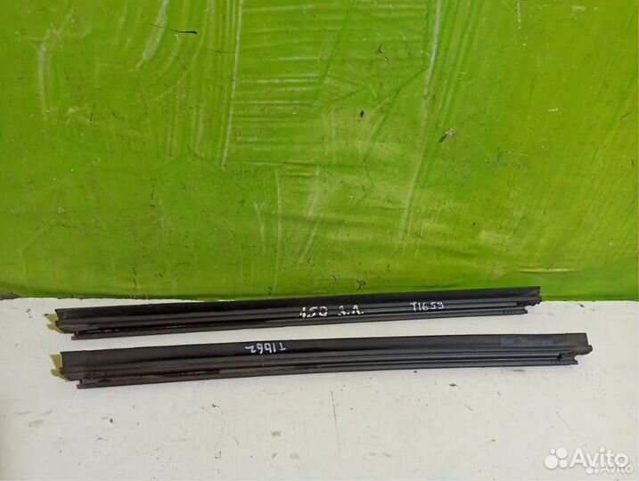 Накладка стекла заднего левого Toyota Corolla E15