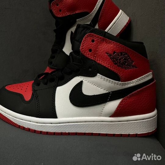 Кроссовки Air Jordan 1 Mid 