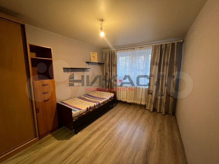 Комната 16 м² в 5-к., 2/5 эт.