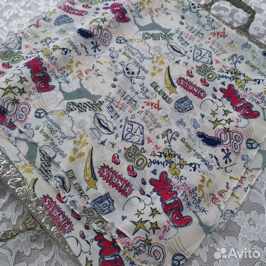 Шарф с надписями