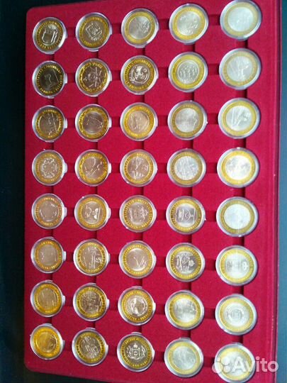 Продам коллекцию юбилейных монет современной Росси