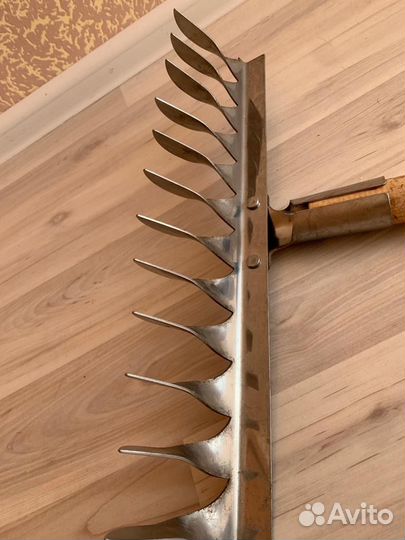 Грабли садовые