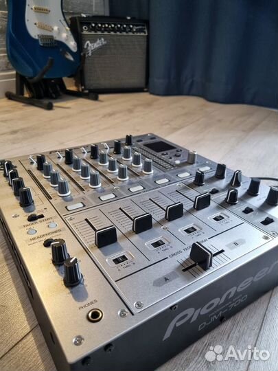 Диджейский пульт Pioneer DJM-700-S