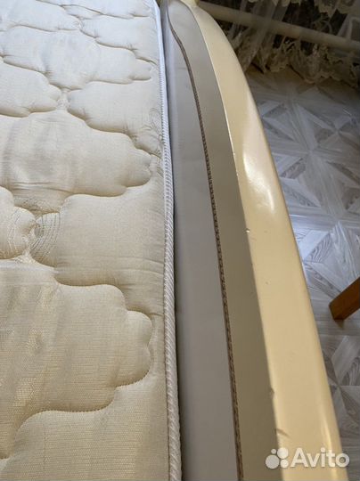 Продам спальный гарнитур