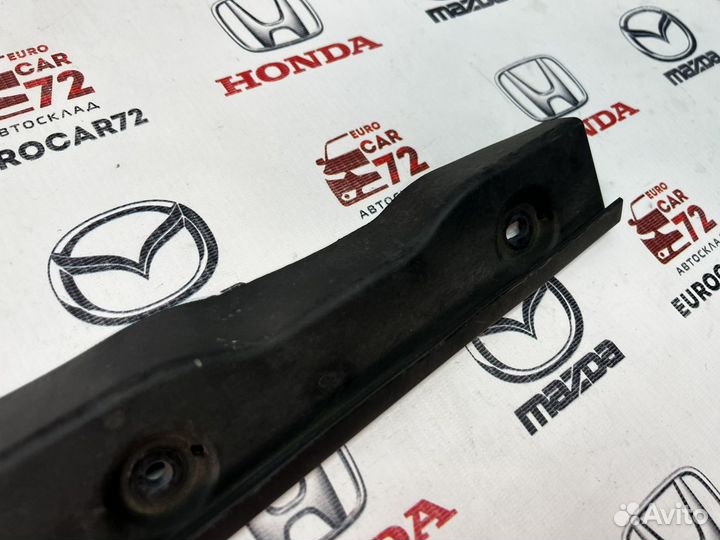Пыльник крыла правый Mazda 3 BM(BN) 2013-2019