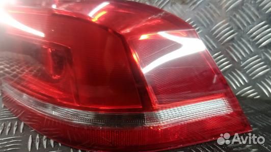 Фонарь задний правый volkswagen passat B7 (7AG35MY01)
