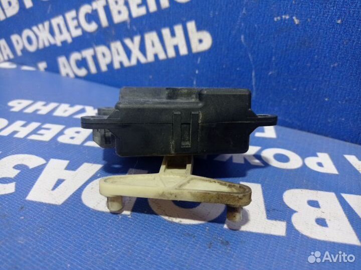 Моторчик заслонок отопителя Infiniti Fx37