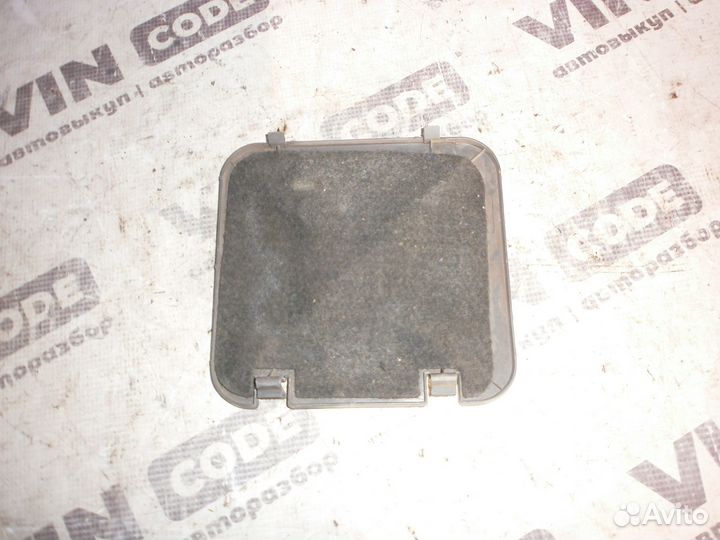 Заглушка багажной двери Nissan Terrano 2