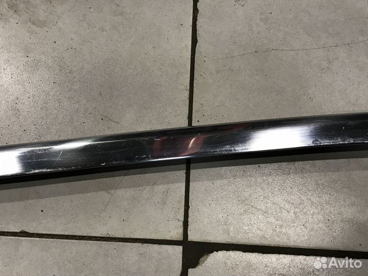 Правый молдинг хром заднего бампера W210