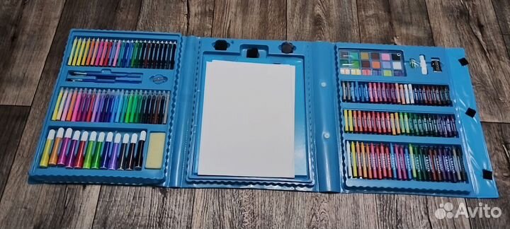 Набор для юного художника