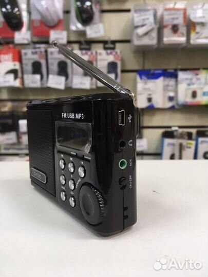 Компактный,громкий радиоприемник Perfeo-922