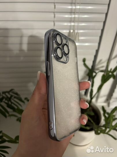 Чезол на iPhone 14 Pro