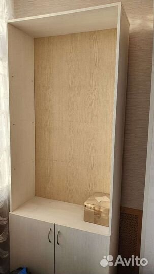 Компьютерный стол белый