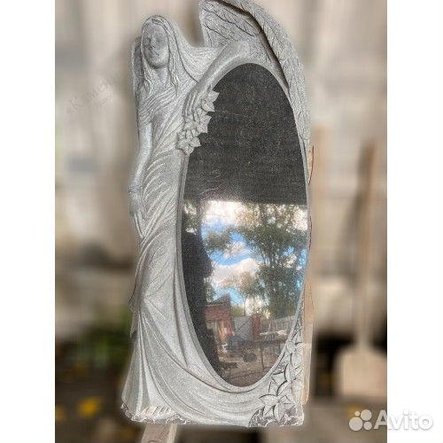 Гранитный памятник 