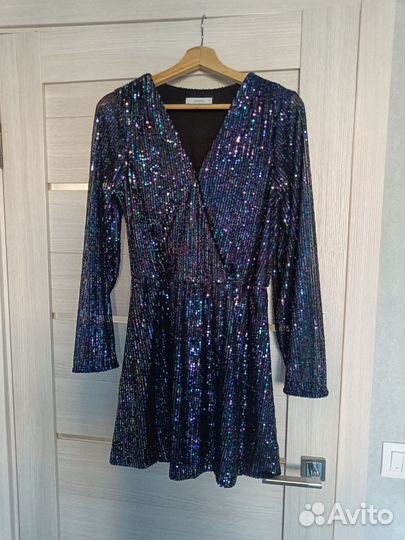 Платье с паетками reserved р44