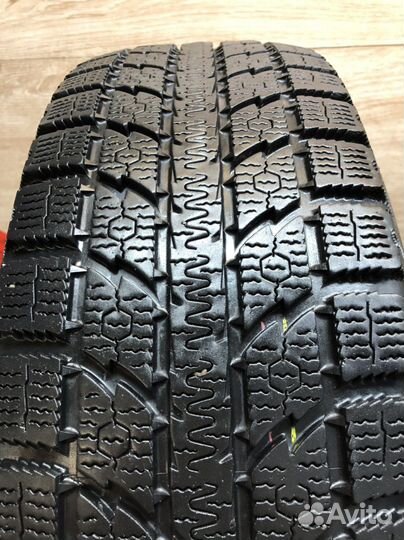 Toyo Observe GSi-5 215/70 R16 100Q