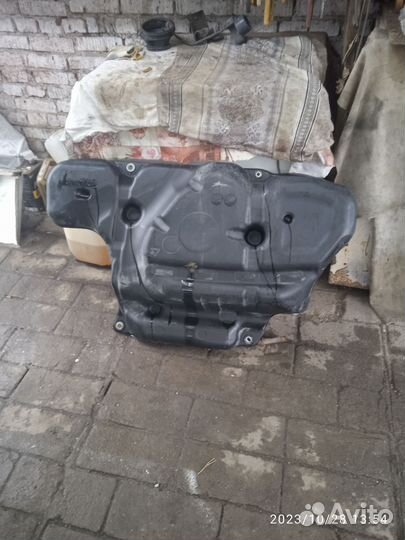 Топливный бак Тойота 150