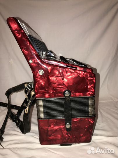 Продам аккордеон weltmeister serino