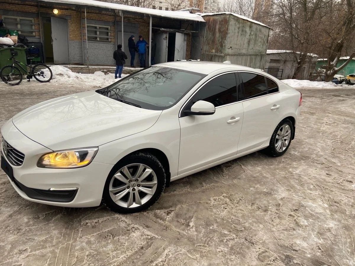 Volvo S60: фото владельца