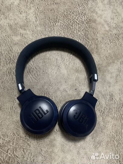 Беспроводные наушники jbl live 400 bt